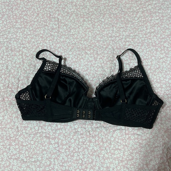 Victoria’s Secret Black Plunge Lace - Picture 4 of 9